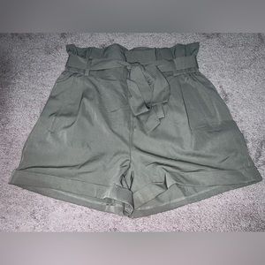 NWT - CHARLOTTE RUSSE - High waisted stretchy shorts